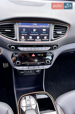 Хэтчбек Hyundai Ioniq 2018 в 