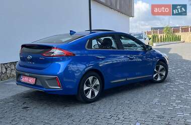 Хэтчбек Hyundai Ioniq 2017 в 