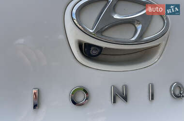Хетчбек Hyundai Ioniq 2017 в 