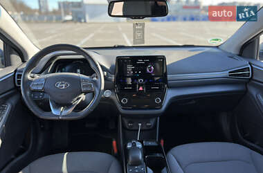 Хэтчбек Hyundai Ioniq 2019 в 