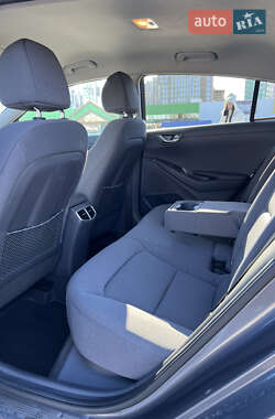 Хэтчбек Hyundai Ioniq 2019 в 