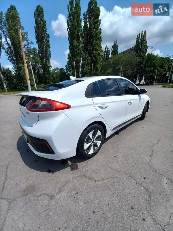 Хэтчбек Hyundai Ioniq 2018 в Кривом Роге