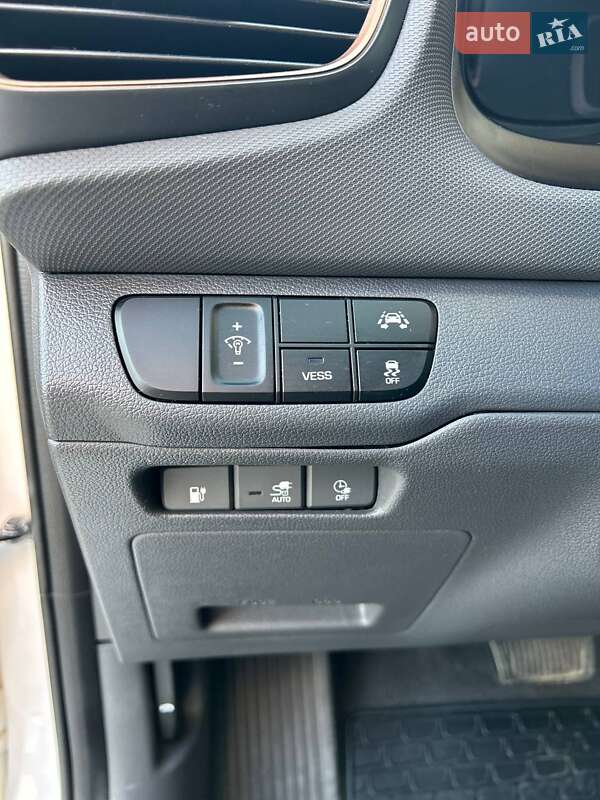 Ліфтбек Hyundai Ioniq 2019 в Стрию