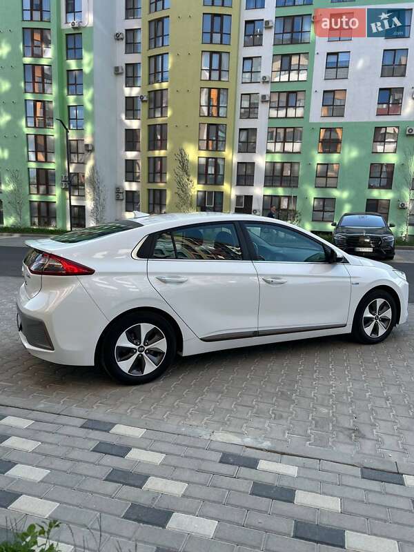 Ліфтбек Hyundai Ioniq 2019 в Стрию