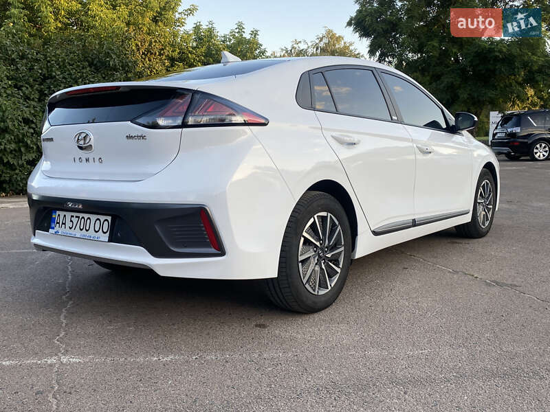 Лифтбек Hyundai Ioniq 2021 в Киеве