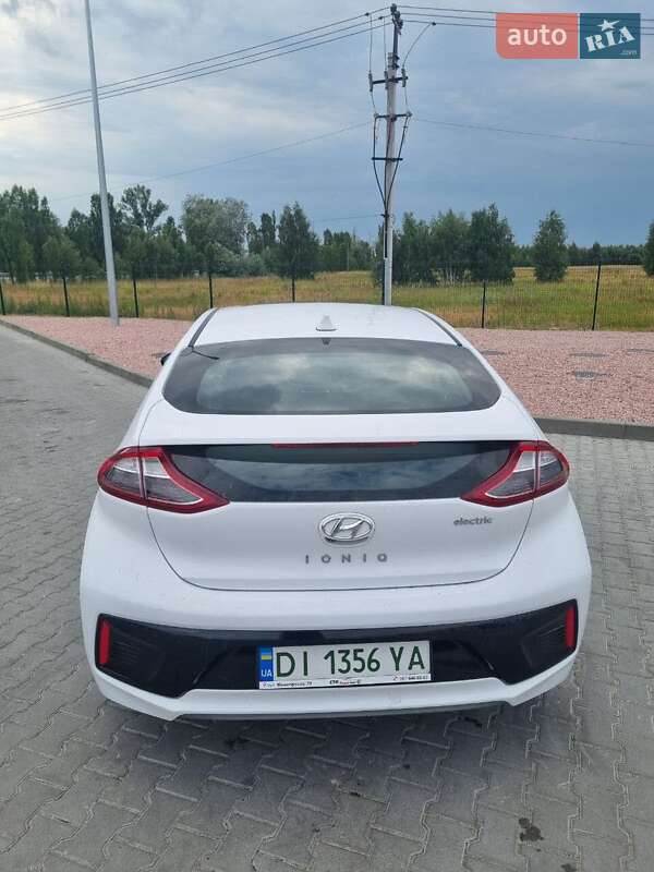 Хетчбек Hyundai Ioniq 2017 в Коростені