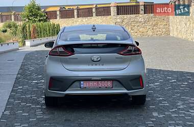 Хэтчбек Hyundai Ioniq 2018 в 