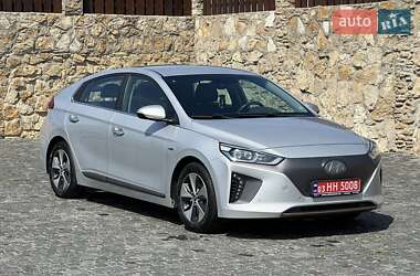 Хэтчбек Hyundai Ioniq 2018 в 