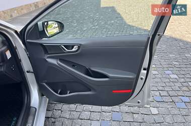 Хэтчбек Hyundai Ioniq 2018 в 