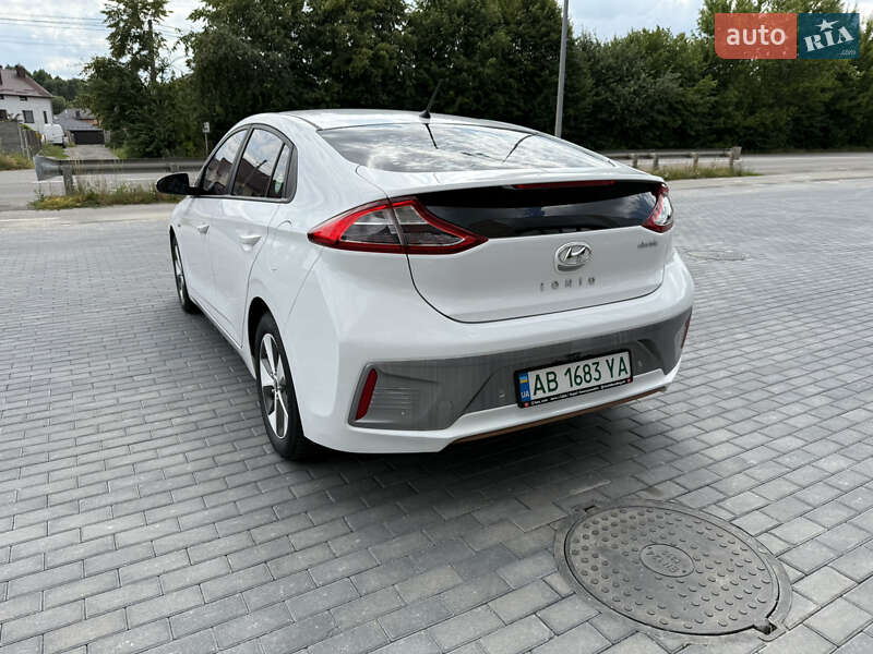 Хетчбек Hyundai Ioniq 2017 в Вінниці
