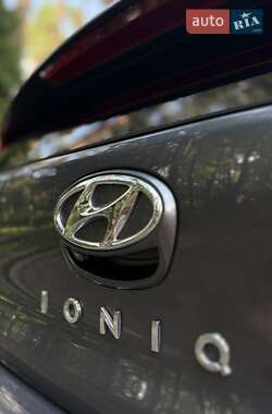 Хэтчбек Hyundai Ioniq 2019 в 