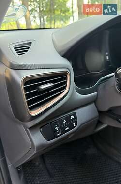 Хэтчбек Hyundai Ioniq 2019 в 