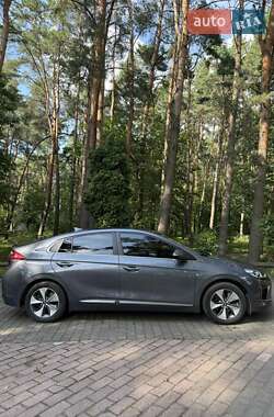 Хэтчбек Hyundai Ioniq 2019 в 