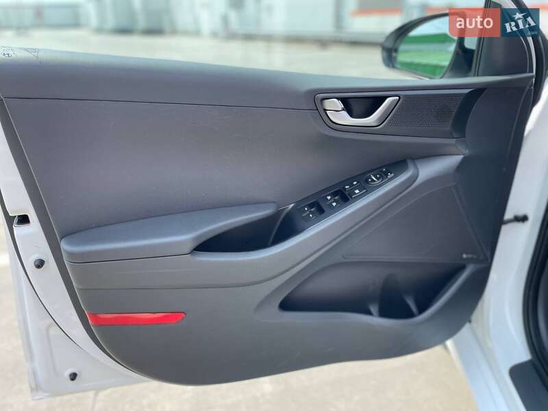 Хетчбек Hyundai Ioniq 2018 в Києві