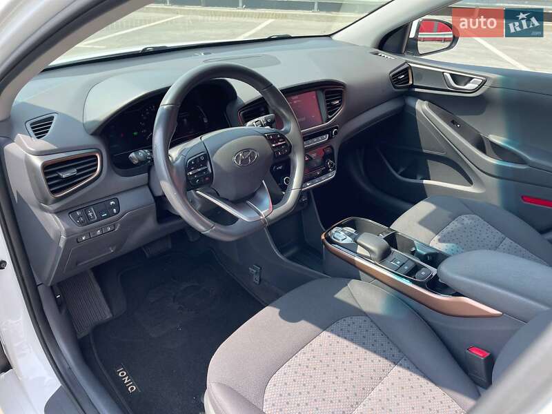 Хетчбек Hyundai Ioniq 2018 в Києві