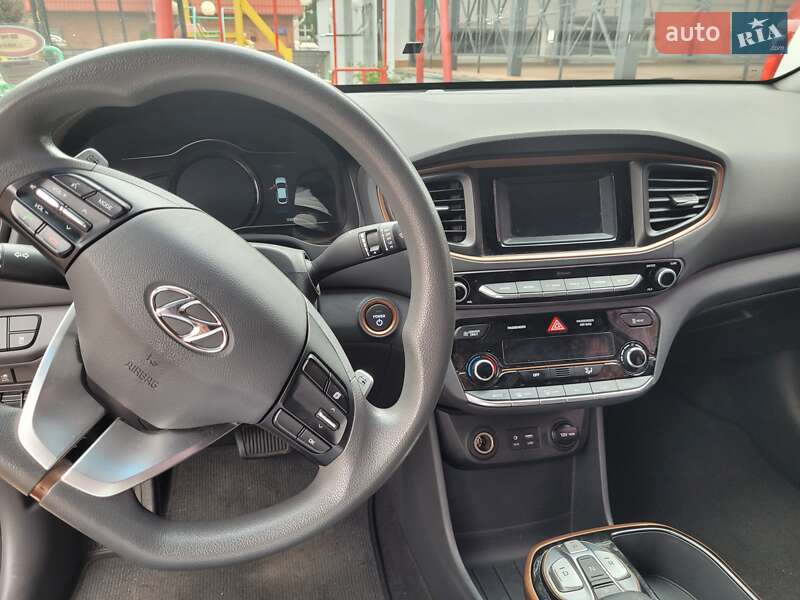 Хэтчбек Hyundai Ioniq 2017 в Одессе