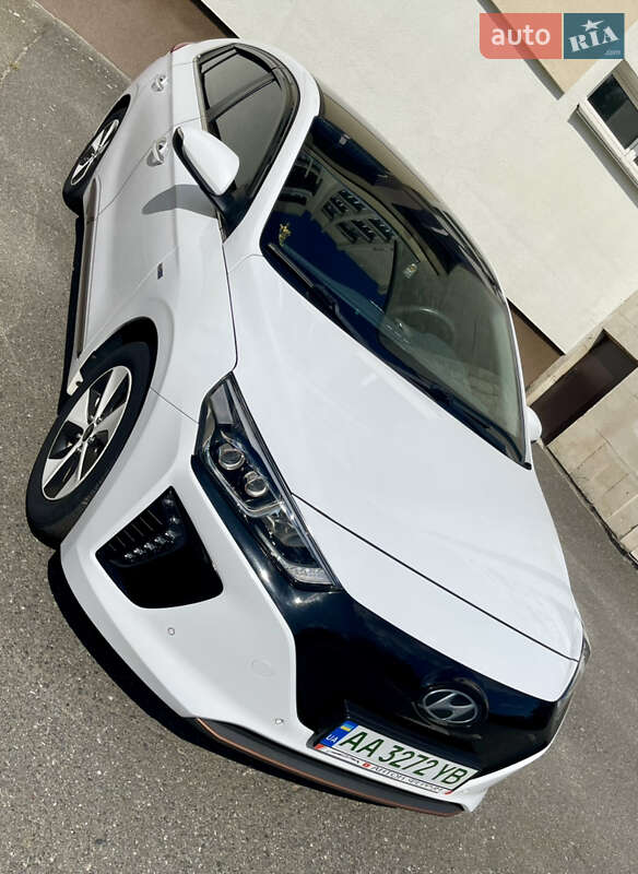 Хэтчбек Hyundai Ioniq 2018 в Киеве