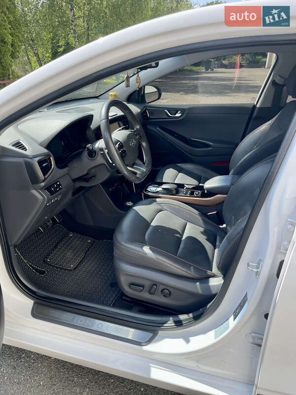 Хэтчбек Hyundai Ioniq 2018 в Киеве