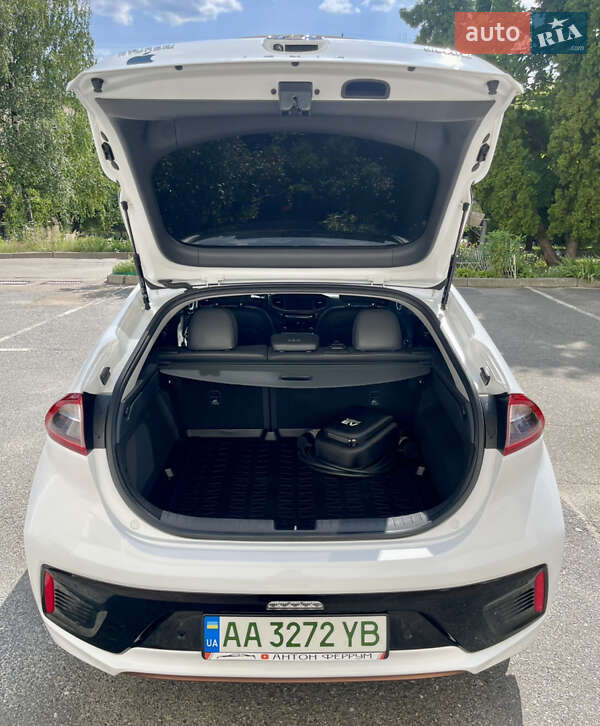Хэтчбек Hyundai Ioniq 2018 в Киеве