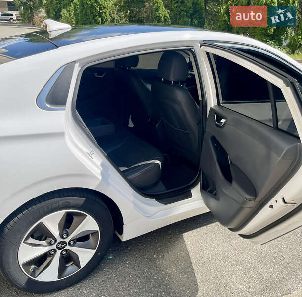 Хэтчбек Hyundai Ioniq 2018 в Киеве