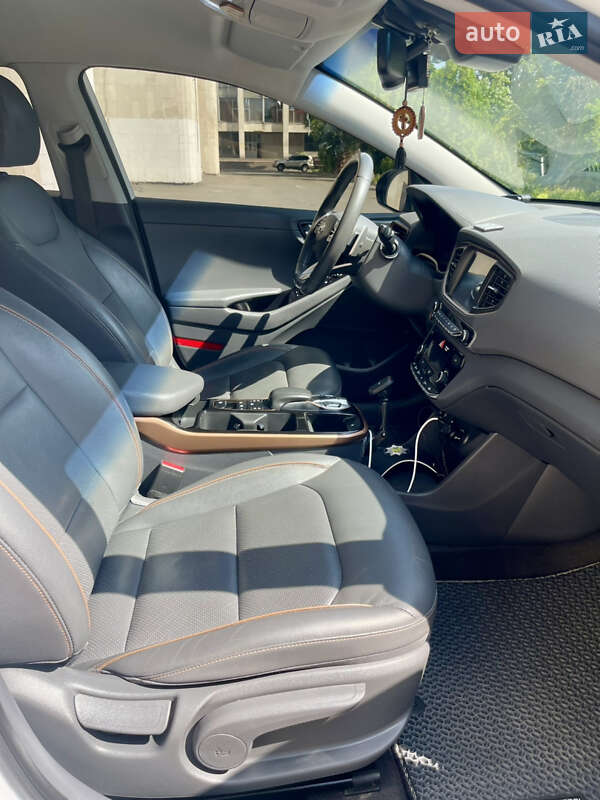 Хэтчбек Hyundai Ioniq 2018 в Киеве