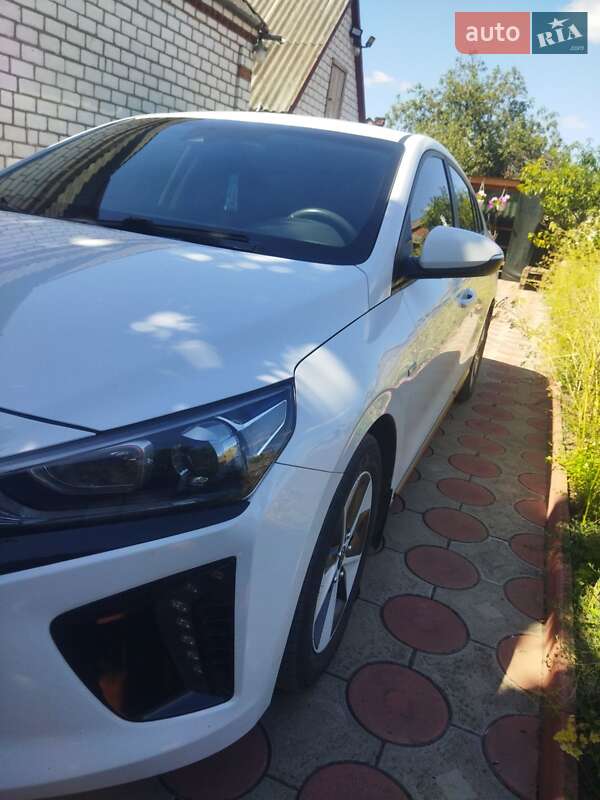 Хэтчбек Hyundai Ioniq 2018 в Первомайске фото 3 Хэтчбек Hyundai Ioniq 2018 в Первомайске