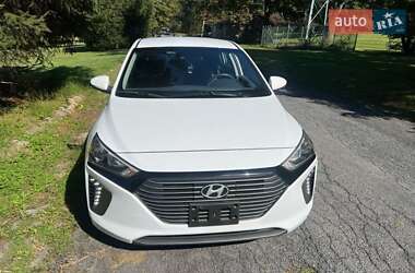 Хэтчбек Hyundai Ioniq 2017 в Киеве