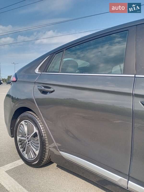 Ліфтбек Hyundai Ioniq 2021 в Києві