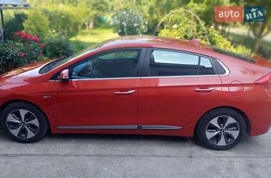 Хэтчбек Hyundai Ioniq 2017 в Тернополе