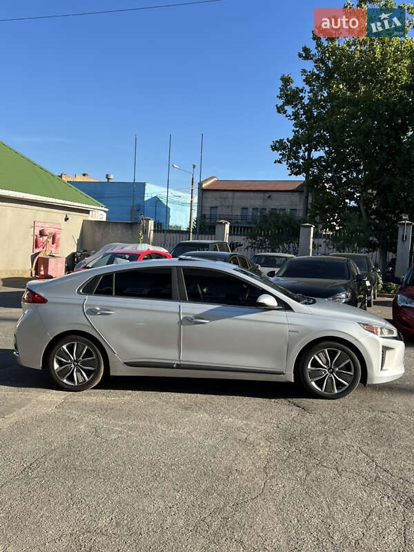 Хэтчбек Hyundai Ioniq 2018 в Одессе