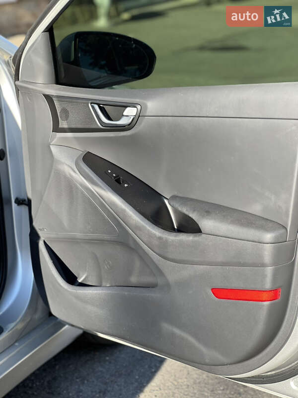 Хэтчбек Hyundai Ioniq 2018 в Одессе