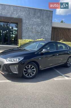 Хэтчбек Hyundai Ioniq 2017 в Киеве