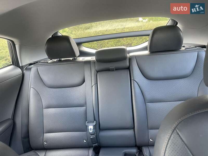 Хэтчбек Hyundai Ioniq 2017 в Киеве