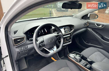 Лифтбек Hyundai Ioniq 2019 в Черновцах