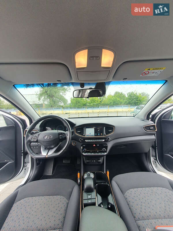 Ліфтбек Hyundai Ioniq 2019 в Чернівцях