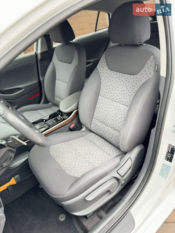 Ліфтбек Hyundai Ioniq 2019 в Чернівцях