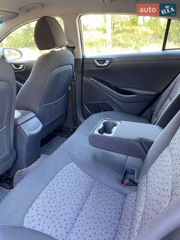 Хэтчбек Hyundai Ioniq 2017 в Косове