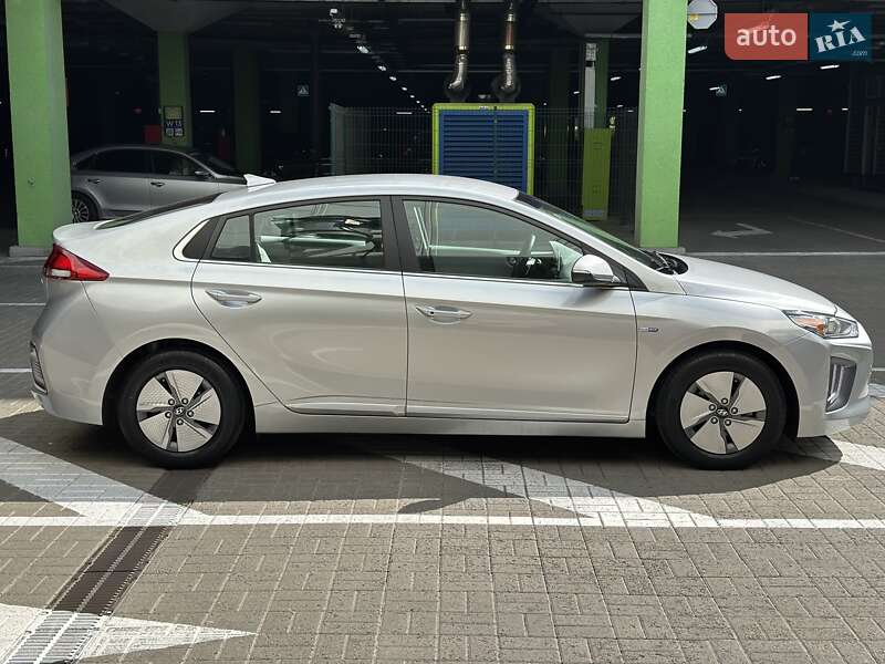 Ліфтбек Hyundai Ioniq 2020 в Києві