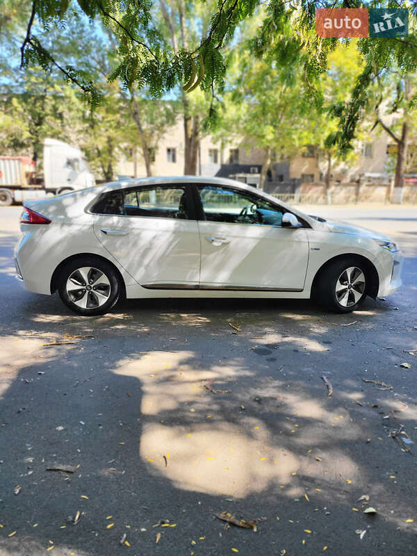 Хэтчбек Hyundai Ioniq 2018 в Одессе фото 10 Хэтчбек Hyundai Ioniq 2018 в Одессе