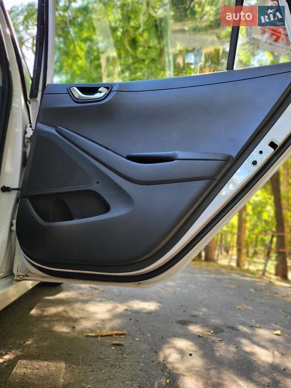 Хэтчбек Hyundai Ioniq 2018 в Одессе фото 42 Хэтчбек Hyundai Ioniq 2018 в Одессе