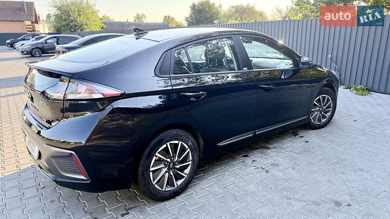 Лифтбек Hyundai Ioniq 2021 в Виннице