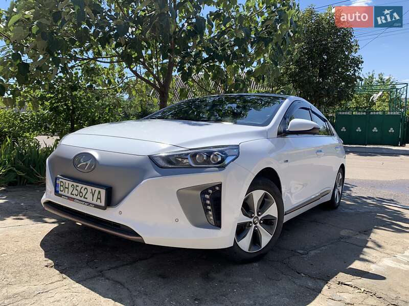 Хэтчбек Hyundai Ioniq 2018 в Одессе фото Хэтчбек Hyundai Ioniq 2018 в Одессе