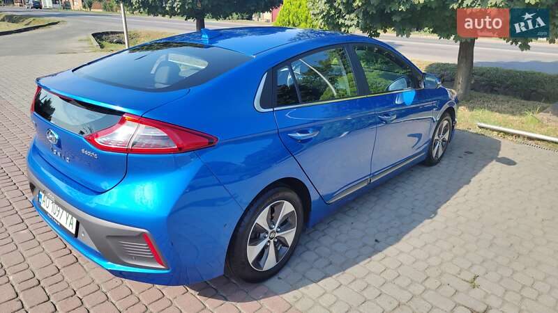 Хетчбек Hyundai Ioniq 2016 в Ужгороді