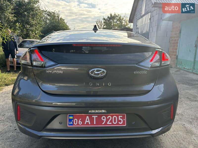 Лифтбек Hyundai Ioniq 2020 в Кобеляках