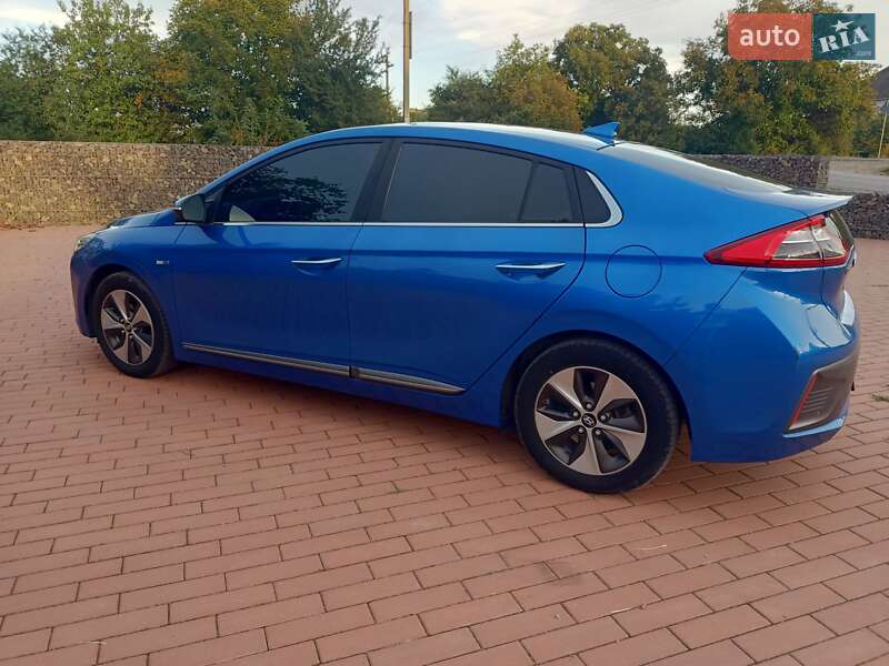 Хетчбек Hyundai Ioniq 2017 в Івано-Франківську