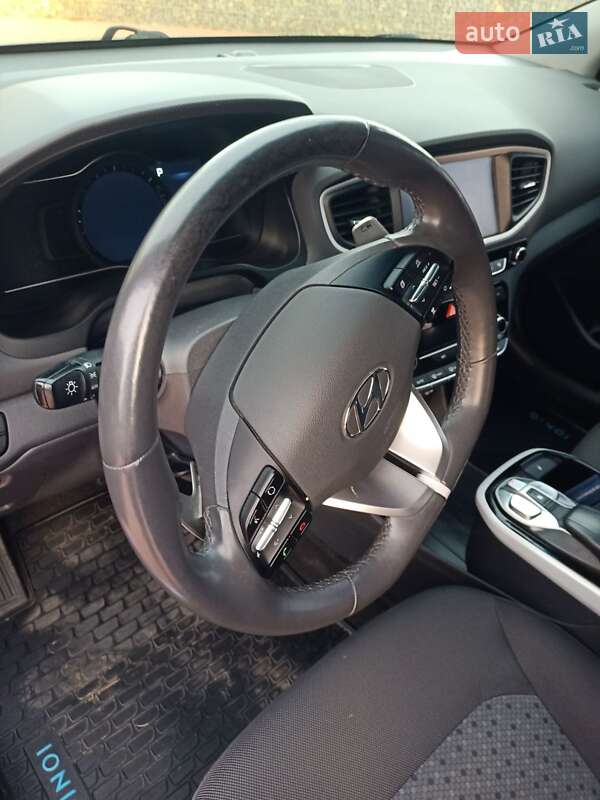 Хетчбек Hyundai Ioniq 2017 в Івано-Франківську