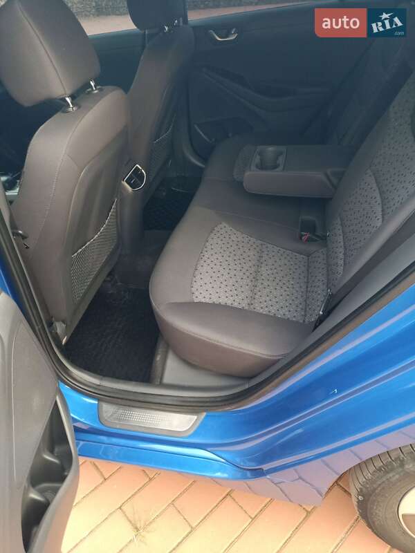 Хетчбек Hyundai Ioniq 2017 в Івано-Франківську