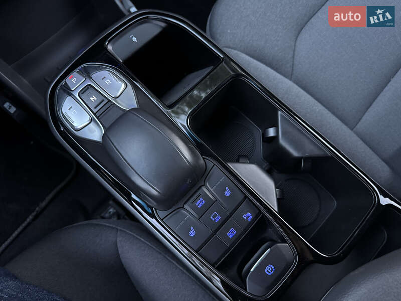 Лифтбек Hyundai Ioniq 2020 в Киеве фото 19 Лифтбек Hyundai Ioniq 2020 в Киеве