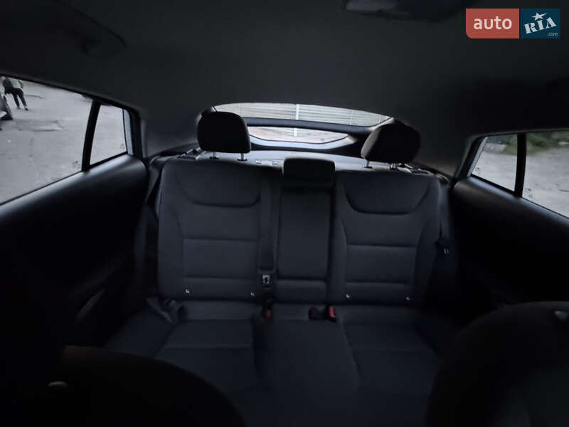 Лифтбек Hyundai Ioniq 2020 в Киеве фото 31 Лифтбек Hyundai Ioniq 2020 в Киеве