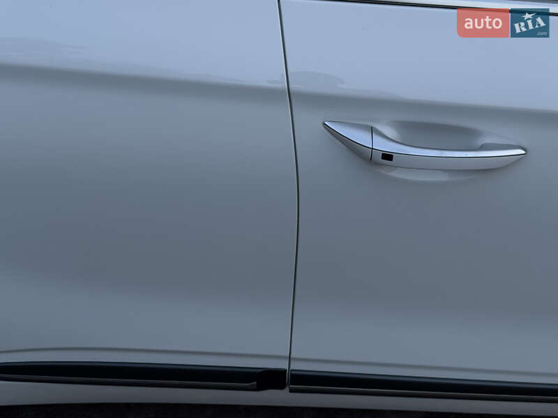 Лифтбек Hyundai Ioniq 2020 в Киеве фото 43 Лифтбек Hyundai Ioniq 2020 в Киеве